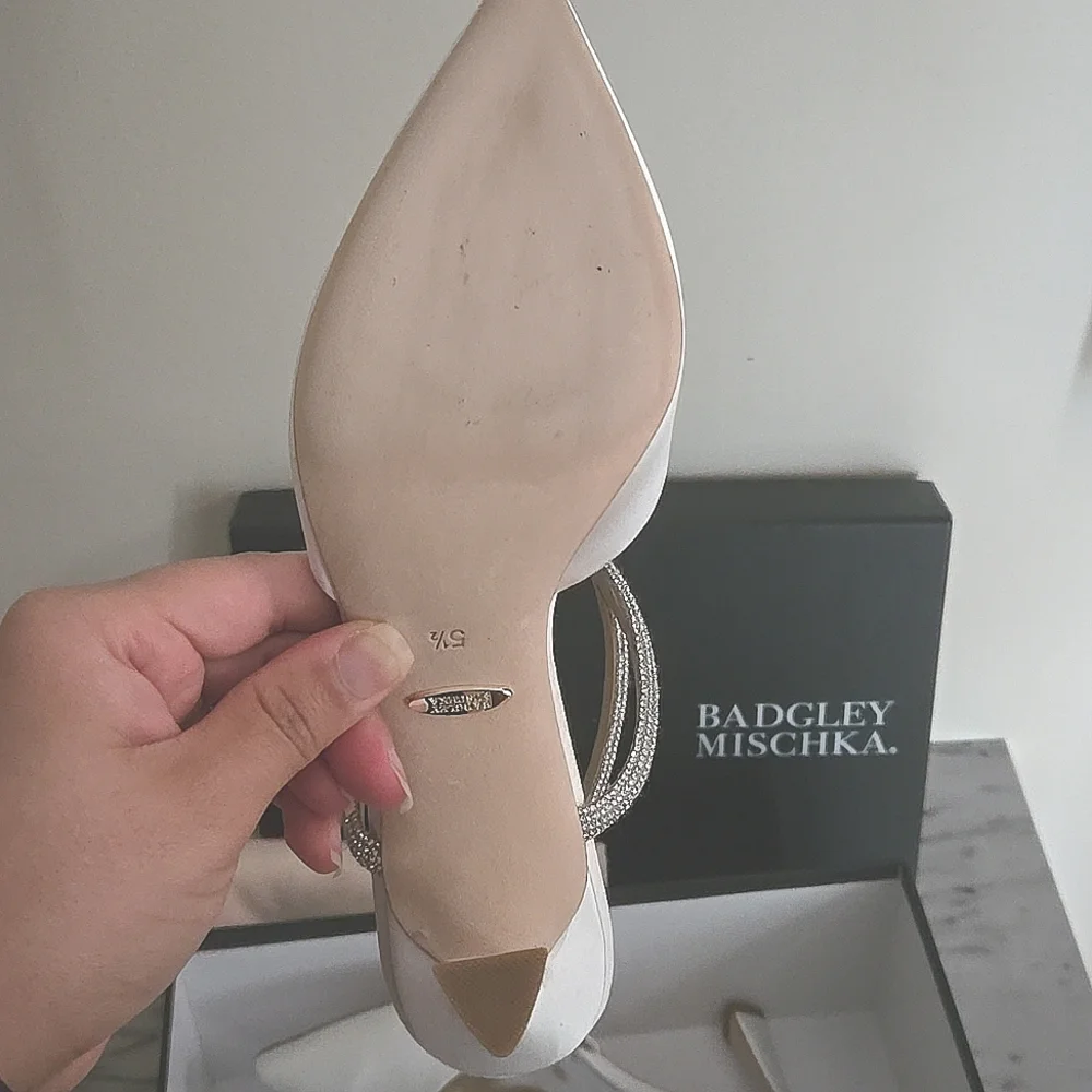 Badgley Mischka Kamilah Pointed Toe Stiletto - Picture 6 of 14